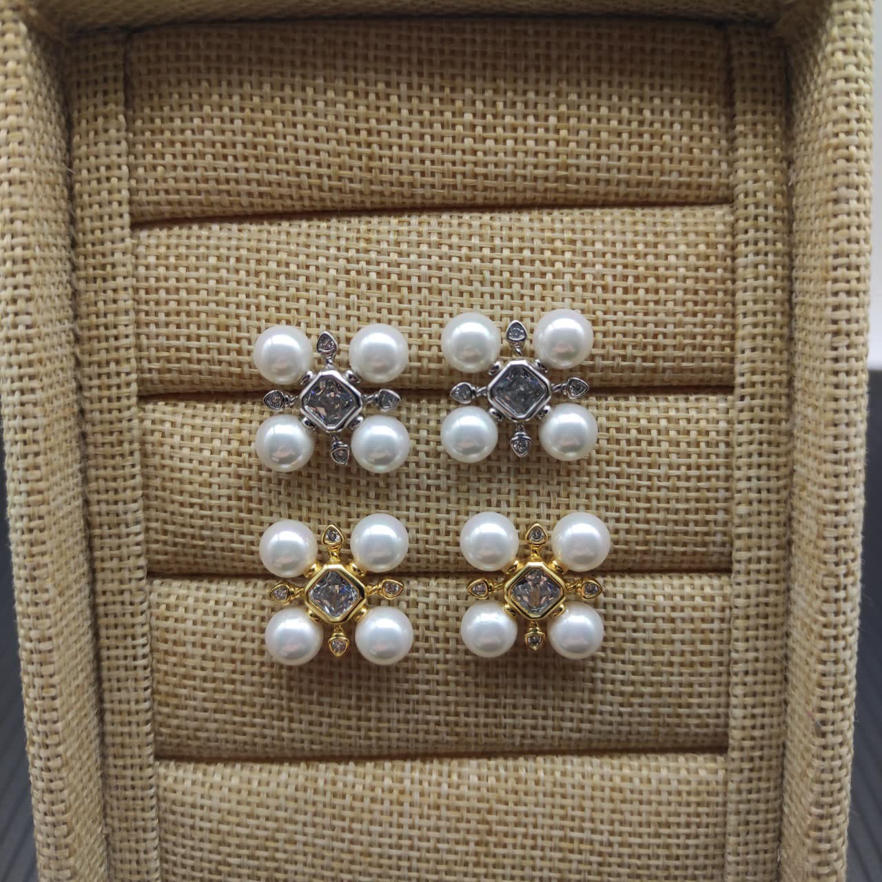 David Yurman Elegant Pearl Stud Earrings with Diamond Accents